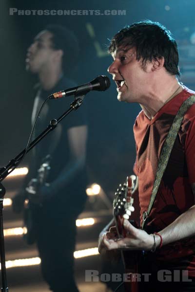 AND YOU WILL KNOW US BY THE TRAIL OF DEAD - 2013-04-17 - PARIS - La Maroquinerie - Conrad Keely - Autry Rene Fulbright II